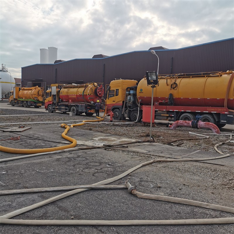 威宁污水池清理